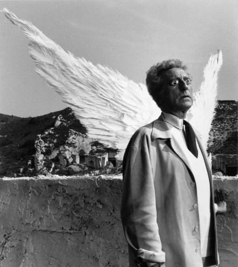 Люсьен Клерг.
Жан Кокто в сцене со сфинксом. Ле Бо, 1959. 
© Люсьен Клерг /  Lucien Clergue 2011